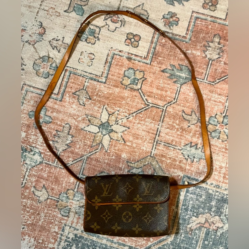 SOLD❤️ LOUIS VUITTON Pochette Florentine Monogram Bum/ Belt Bag Fanny Pack + COA - Picture 8 of 16